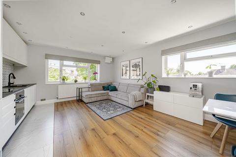 3 bedroom flat for sale, Arlington Road, Twickenham TW1