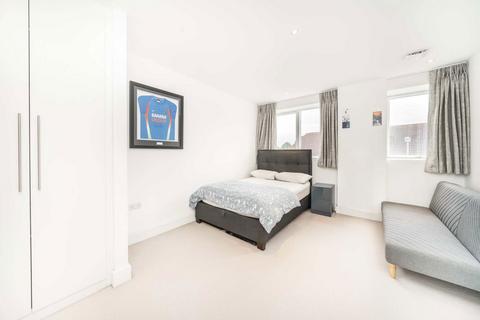 2 bedroom flat for sale, Bardolph Road, Richmond TW9