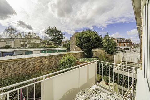 2 bedroom maisonette for sale, Westmorland Close, Twickenham TW1