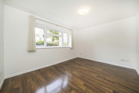 2 bedroom maisonette for sale, Fairways, Isleworth TW7