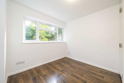 2 bedroom maisonette for sale, Fairways, Isleworth TW7