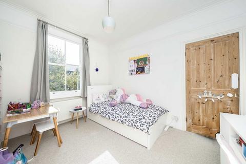 8 Hartington Road, Twickenham, TW1 3EN