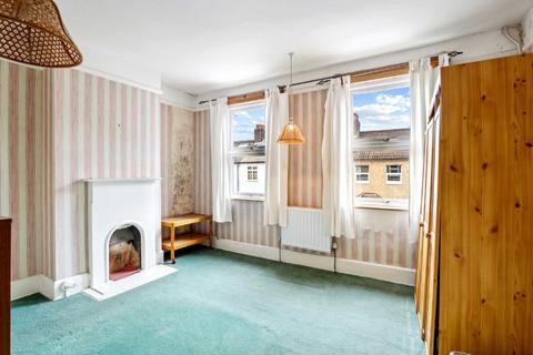 7 Newton Road, Isleworth, TW7 6QD