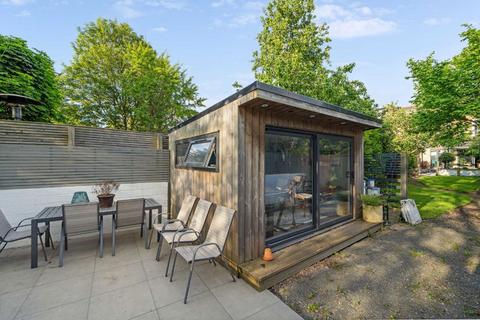 137 Haliburton Road, Twickenham, TW1 1PE