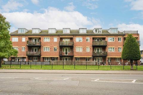 2 bedroom flat for sale, St. Giles Close, Hounslow TW5