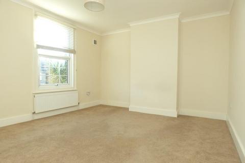 3 bedroom terraced house to rent, Mill Road, Deal, CT14