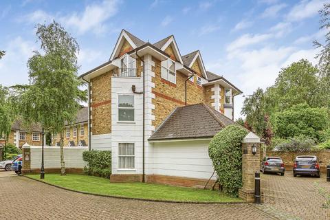 2 bedroom flat for sale, White Heron Mews, Teddington TW11