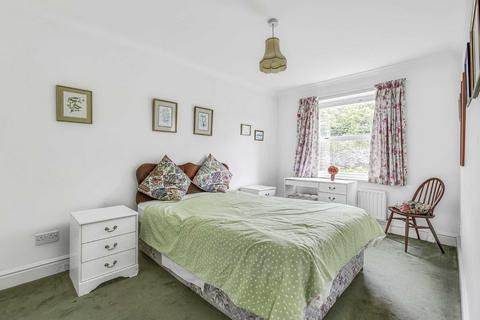 2 bedroom flat for sale, White Heron Mews, Teddington TW11