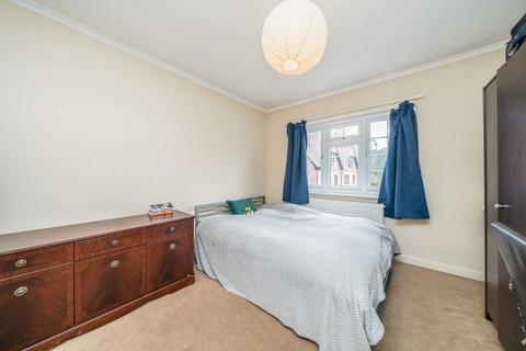 2 bedroom flat for sale, Glenbuck Road, Surbiton KT6