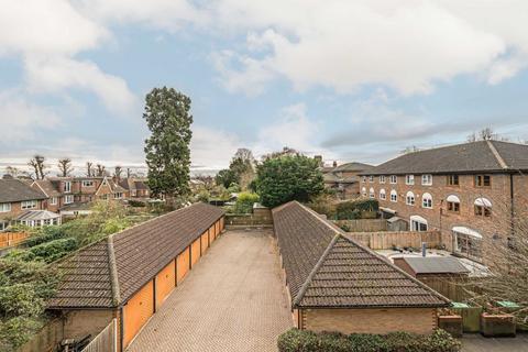 2 bedroom flat for sale, Adams Close, Surbiton KT5