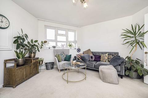 1 bedroom flat for sale, Royal Road, Teddington TW11