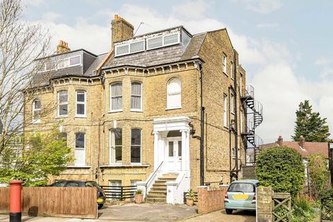 Flat 2, 138 Stanley Road, Teddington, TW11 8UA