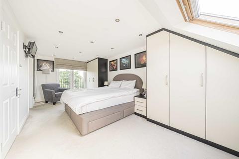 4 bedroom terraced house for sale, Clonmel Road, Teddington TW11