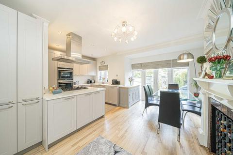 4 bedroom terraced house for sale, Clonmel Road, Teddington TW11