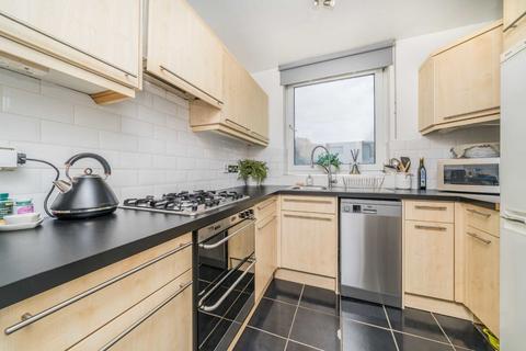 1 bedroom flat for sale, Manor Road, Teddington TW11