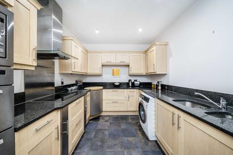 2 bedroom flat for sale, Langdon Park, Teddington TW11