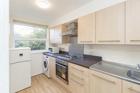 1 bedroom flat to rent, Harrowdene Gardens, Teddington TW11