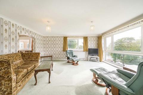 2 bedroom flat for sale, Broom Park, Teddington TW11