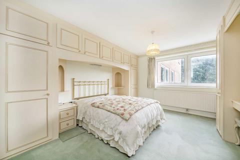 2 bedroom flat for sale, Broom Park, Teddington TW11