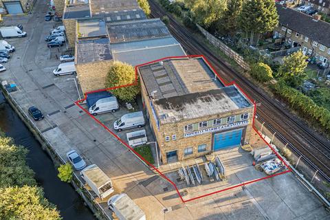 Warehouse for sale, Unit 16, Bellingham Trading Estate, Franthorne Way, London, Greater London