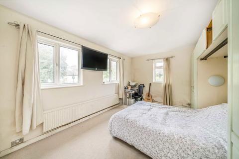 3 bedroom house for sale, Twining Avenue, Twickenham TW2