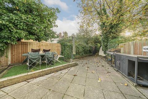 103 Twining Avenue, Twickenham, TW2 5LW