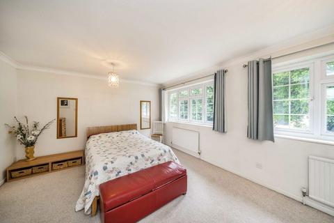 49c Strawberry Vale, Twickenham, TW1 4RX