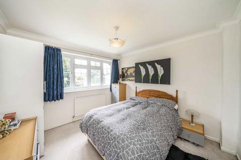 49c Strawberry Vale, Twickenham, TW1 4RX