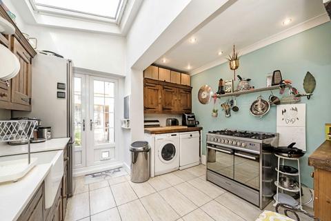 4 bedroom semi-detached house for sale, Gould Road, Twickenham TW2