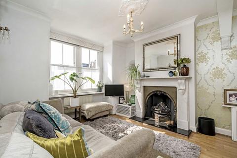 18 Gould Road, Twickenham, TW2 6RS