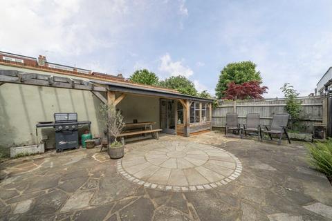 26 Riverview Gardens, Twickenham, TW1 4RT