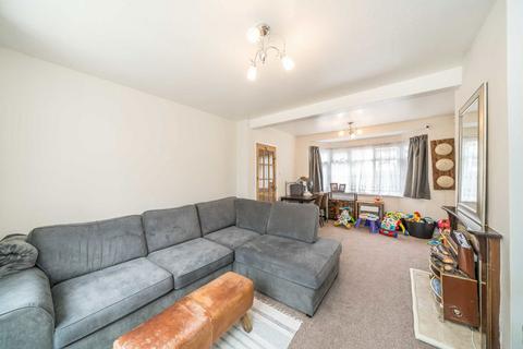17 Warren Road, Twickenham, TW2 7DH