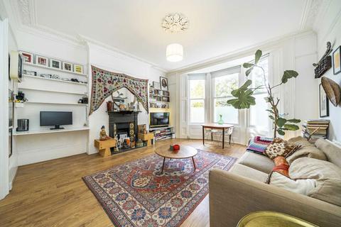 1 bedroom flat for sale, Queens Road, Twickenham TW1