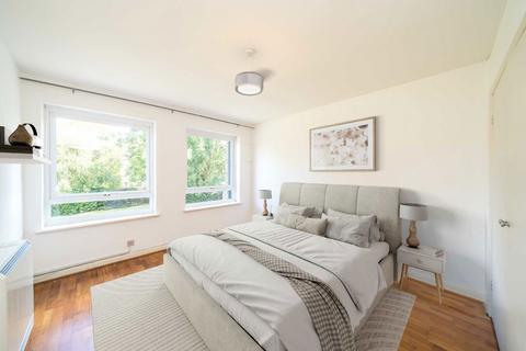 1 bedroom flat for sale, Manor Road, Twickenham TW2