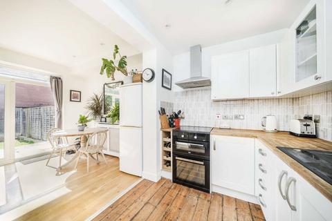 2 bedroom flat for sale, Kneller Road, Whitton TW2