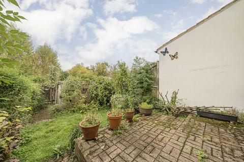 113 Fulwell Park Avenue, Twickenham, TW2 5HG