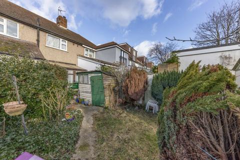 3 bedroom terraced house for sale, Lisbon Avenue, Twickenham TW2