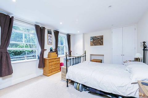 4a Queens Road, Twickenham, TW1 4EX