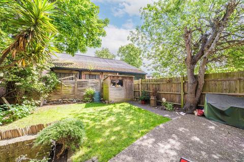 4a Queens Road, Twickenham, TW1 4EX