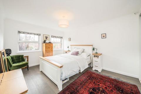 undefined, Lancaster Place, Twickenham TW1