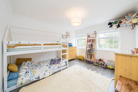 undefined, Lancaster Place, Twickenham TW1