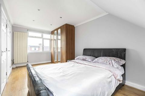 4 bedroom semi-detached house for sale, Church Stretton Road, Hounslow TW3