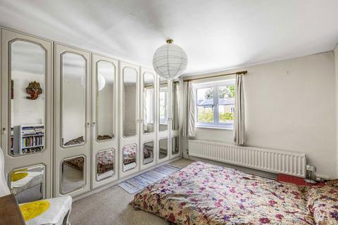14 Fourth Cross Road, Twickenham, TW2 5EL