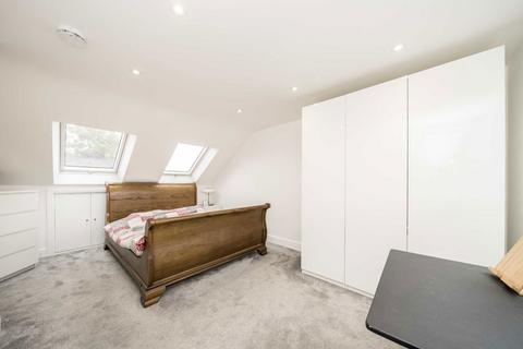 16 Glasbrook Avenue, Twickenham, TW2 6AH