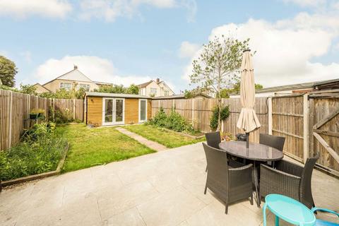 16 Glasbrook Avenue, Twickenham, TW2 6AH