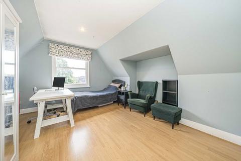 Basement Flat, 14 Strafford Road, Twickenham, TW1 3AE