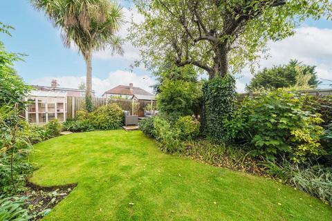 190 Lyndhurst Avenue, Twickenham, TW2 6BT
