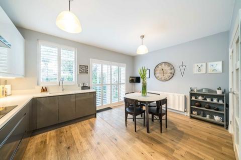190 Lyndhurst Avenue, Twickenham, TW2 6BT