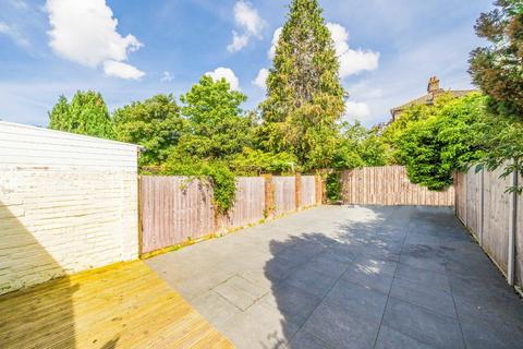 4 bedroom terraced house for sale, Hounslow Gardens, Hounslow TW3