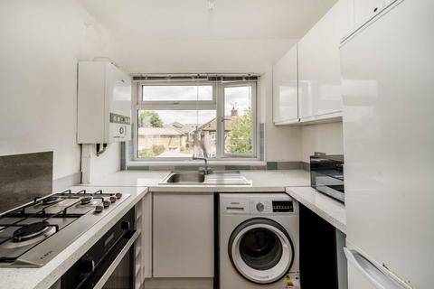 2 bedroom flat for sale, Cheltenham Avenue, Twickenham TW1